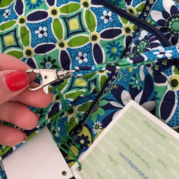 New Vera Bradley blue green daisy Daisy quilted shoulder bag - Picture 8 of 8